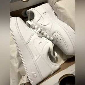Women’s Airforce 1s brand new